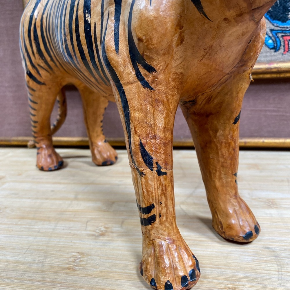 Vintage leather wrapped tiger statue figure 10” x 16” jungle cat sculpture - Picture 5 of 13